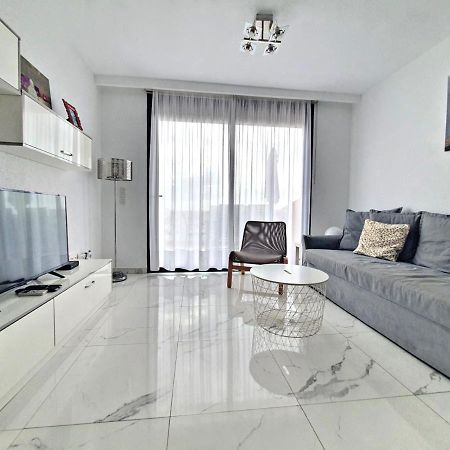 Sea View In Paradise Court Адехе Екстериор снимка